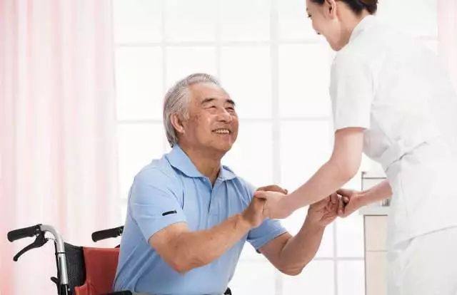 500万缺口背后 中国养老护理人员短缺的深层困境