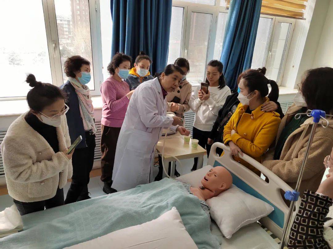 妇儿中心2024年养老护理员公益培训 用专业与爱心书写养老服务新篇章