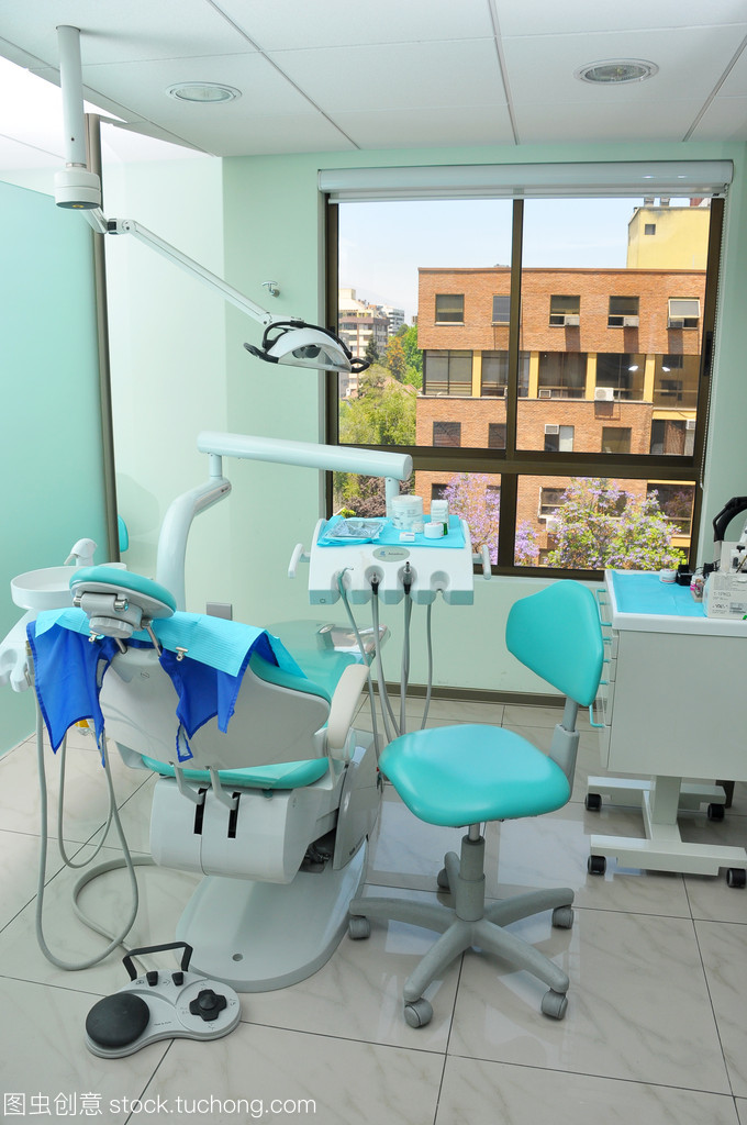 牙科护理服务 守护口腔健康的关键